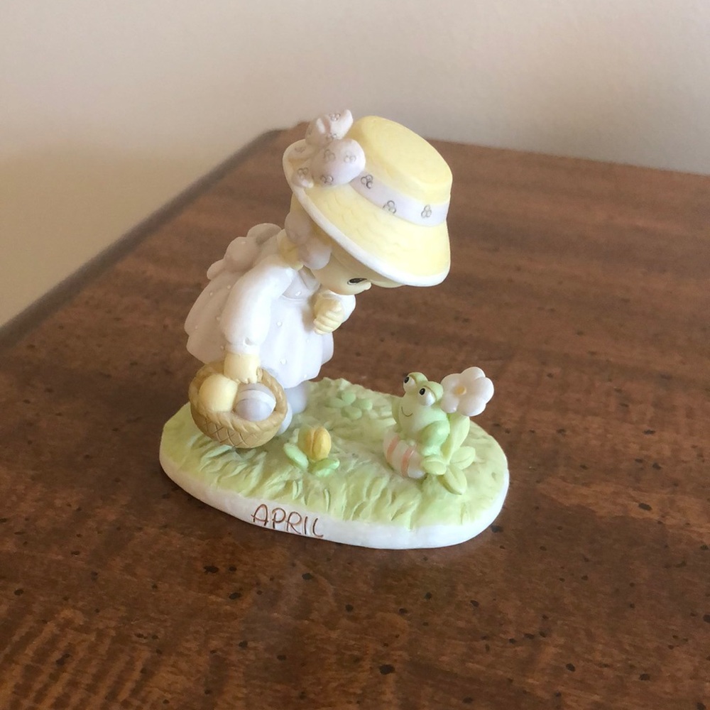 April Easter Egg Hunt figurine